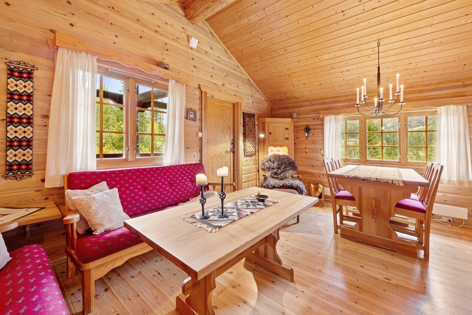 Et hyggelig rom hvor familie og venner kan samles. Galleribilde