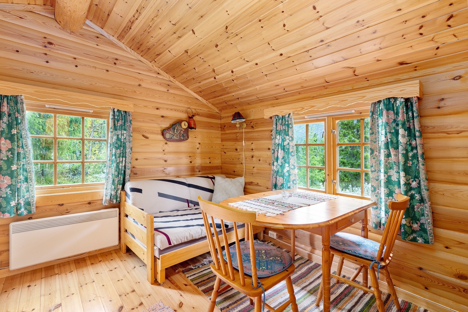 Et luftig og romslig anneks, ideelt for gjester! Galleribilde