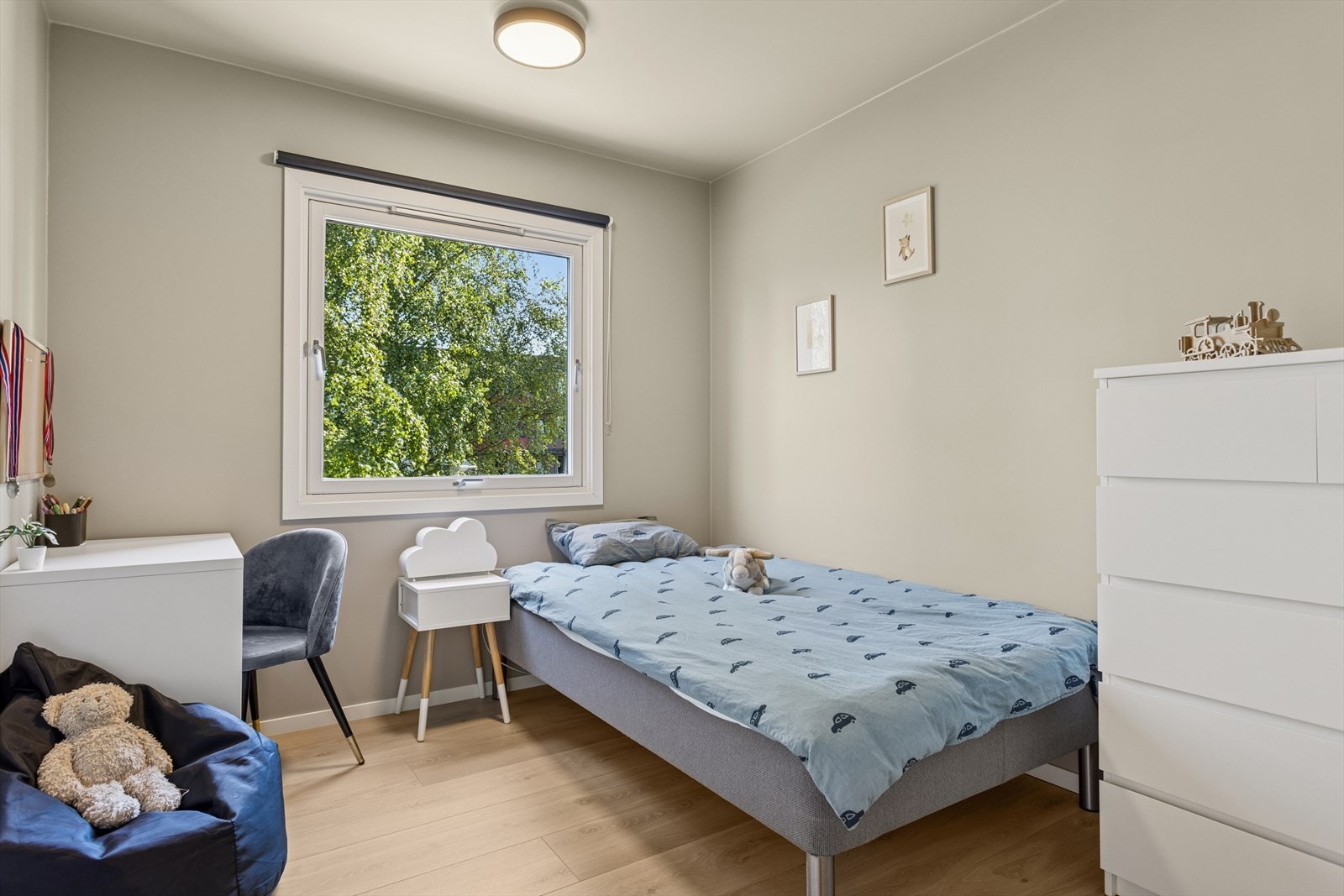 Soverom 2 måler 7,9 kvm. Galleribilde