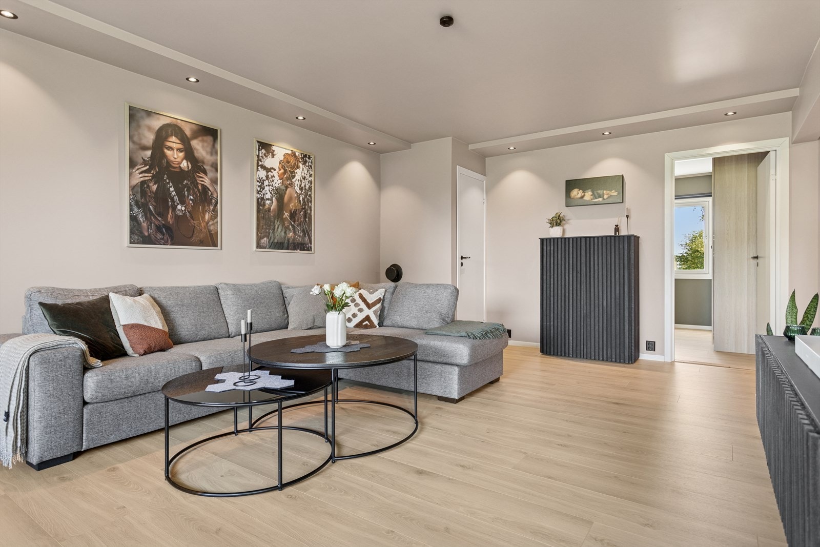 En totalrenovert 3-roms leilighet med sentral beliggenhet og solrik balkong. Galleribilde