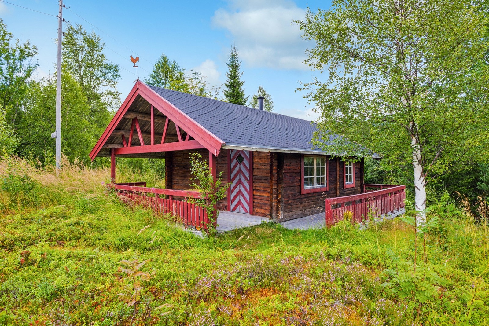 Avbildet bygg ble oppført i 2008. Det foreligger ingen godkjente tegninger av bygget. Galleribilde