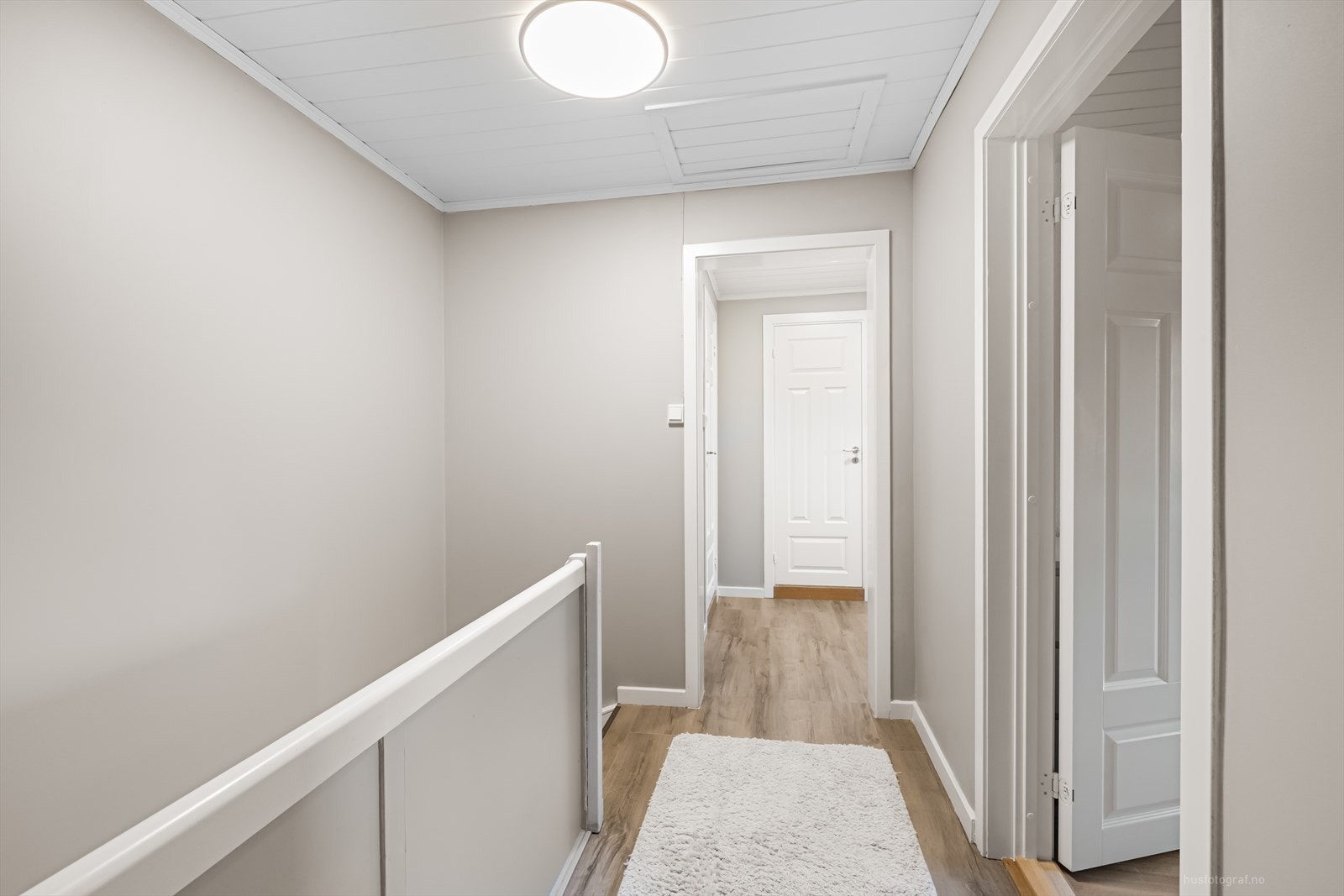 I 2. etasje finnes 2 soverom, bad og toalettrom. Galleribilde
