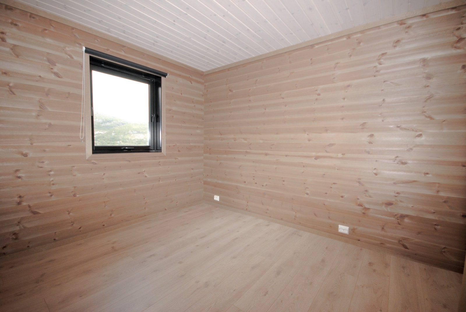 Lun og fin panel på alle soverom Galleribilde