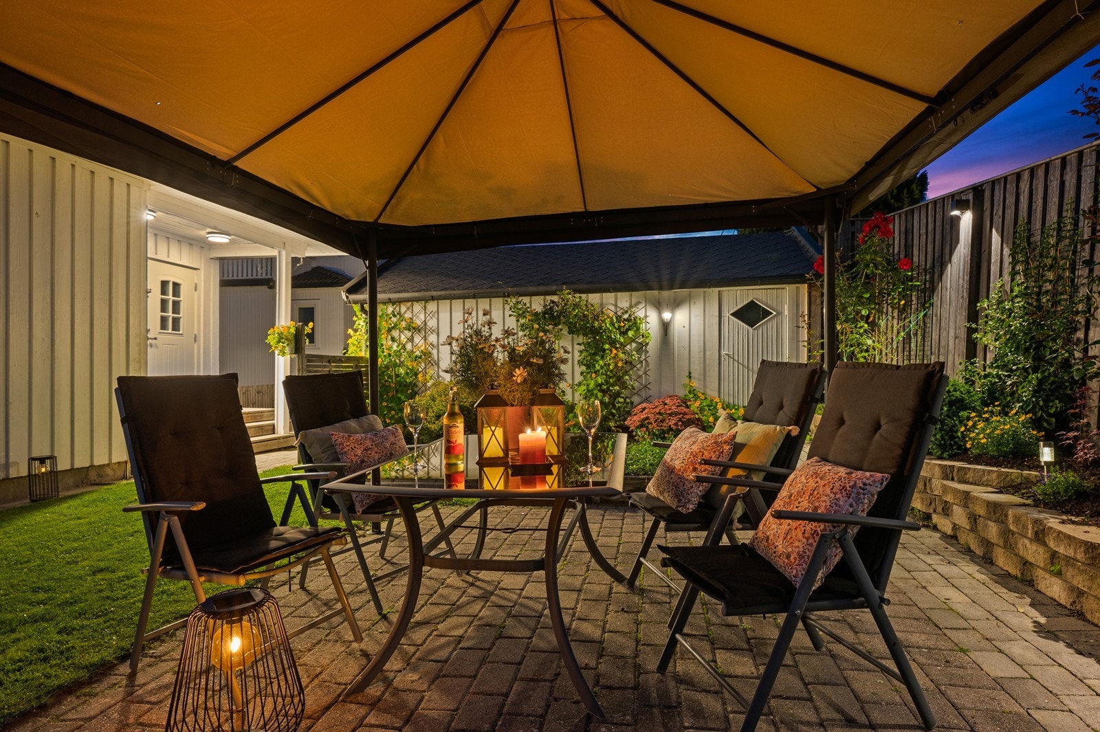 Uteplass Galleribilde