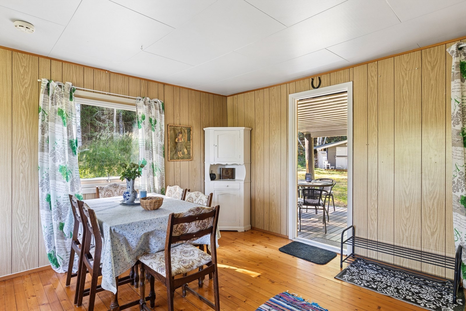 Det er adkomst direkte inn i stuen. Galleribilde