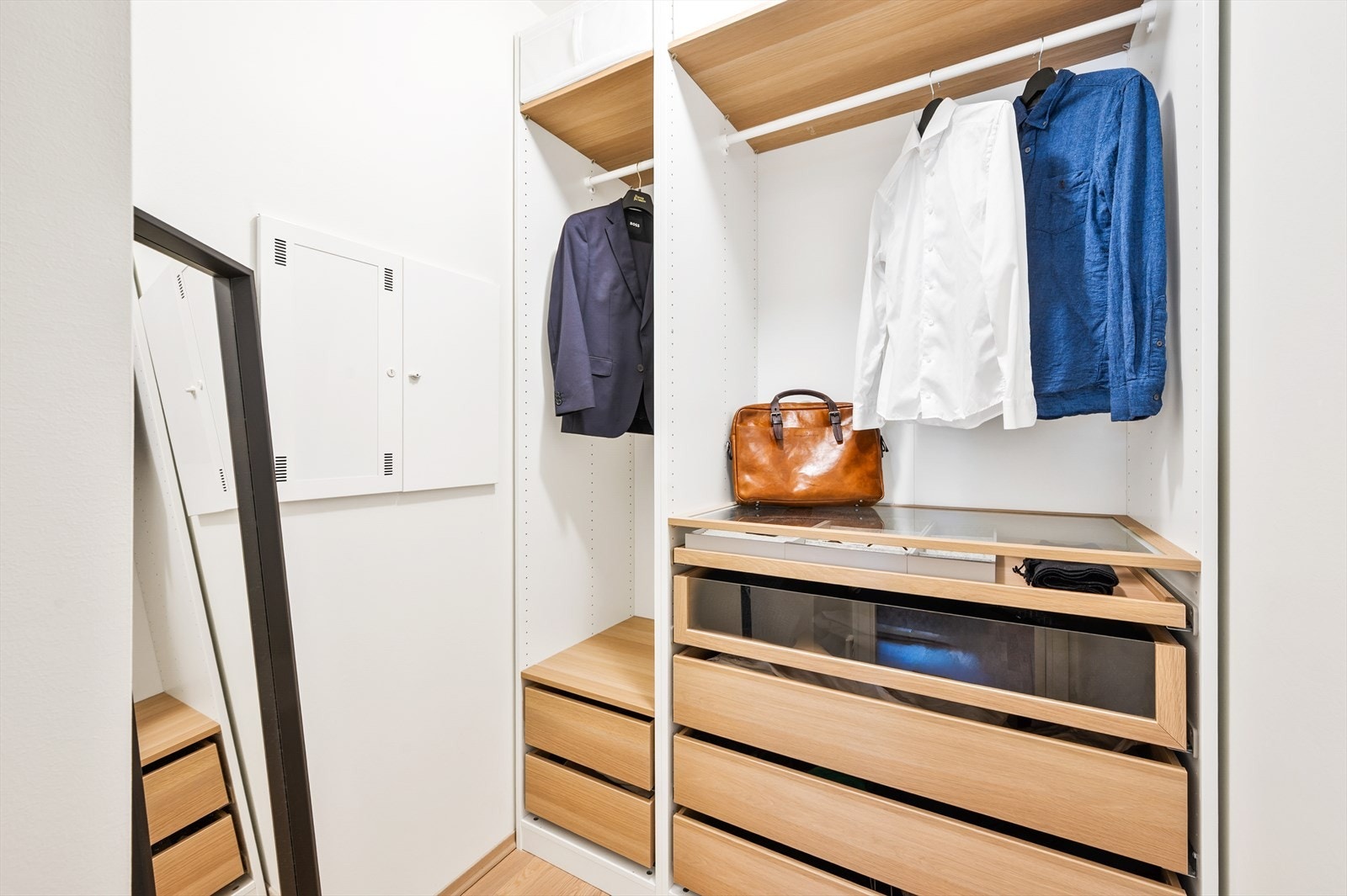 Walk-in garderoben er av god størrelse. Galleribilde