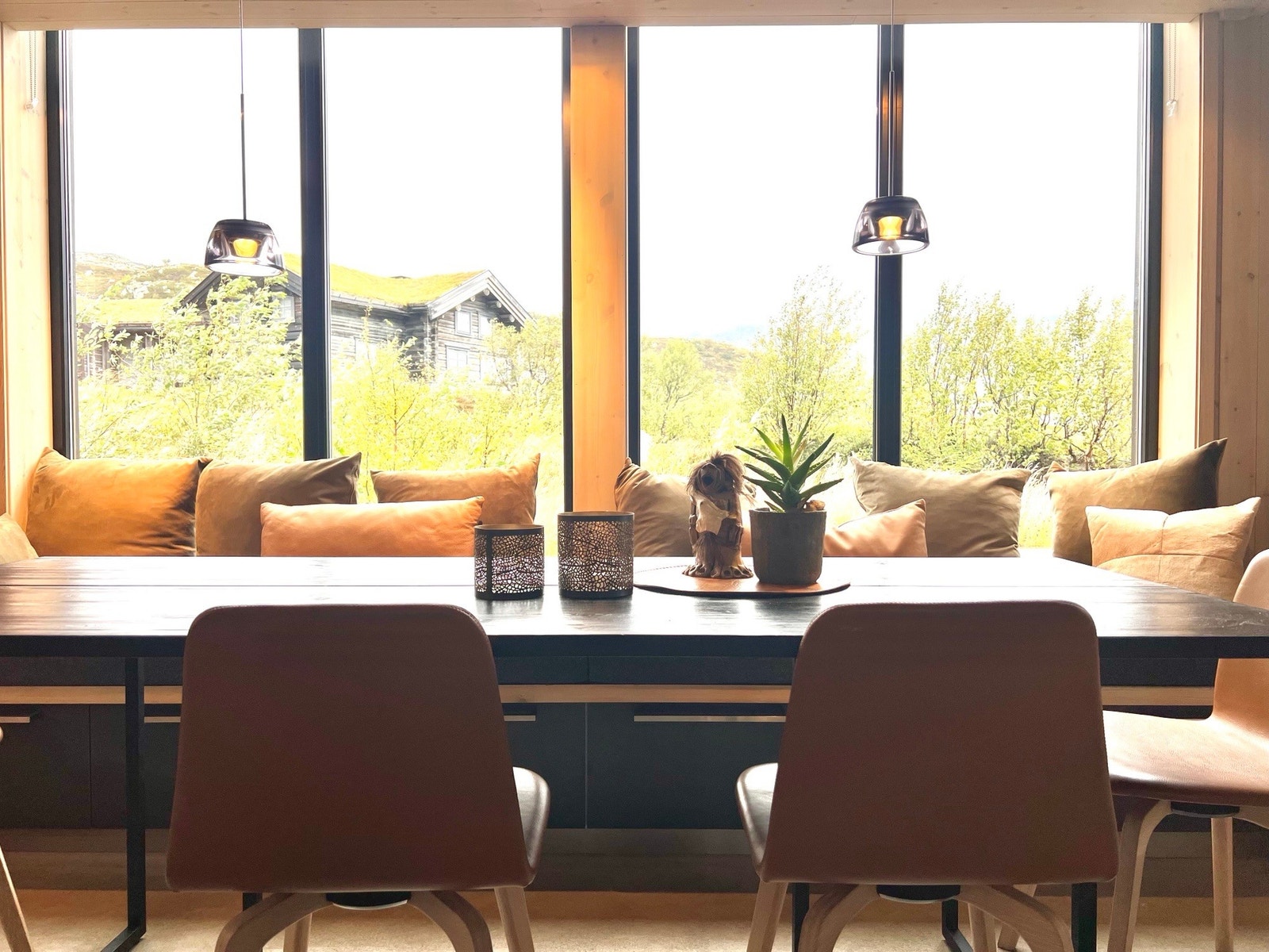 Spiseplass - nesten ute i naturen Galleribilde