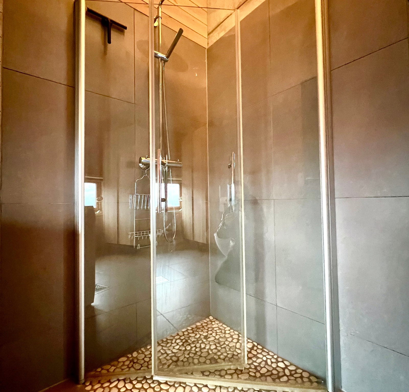 Dusj nisje med detaljer Galleribilde