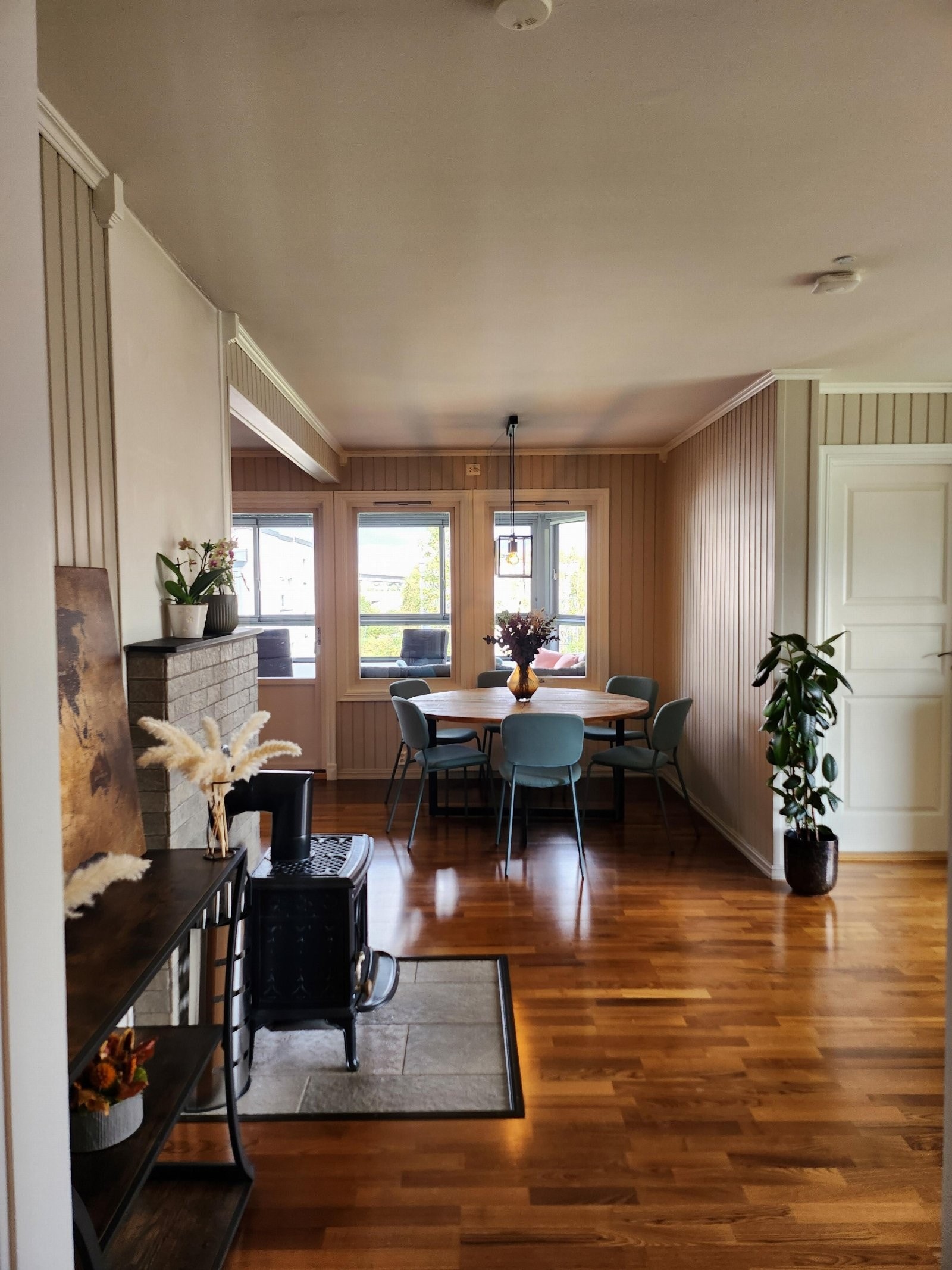 Selgers egne bilder - nymalte overflater Galleribilde