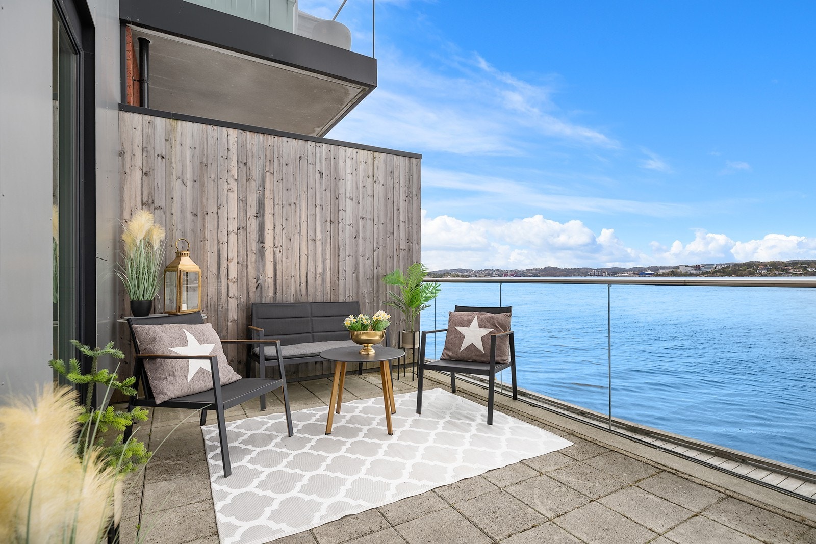 Terrasse. Galleribilde