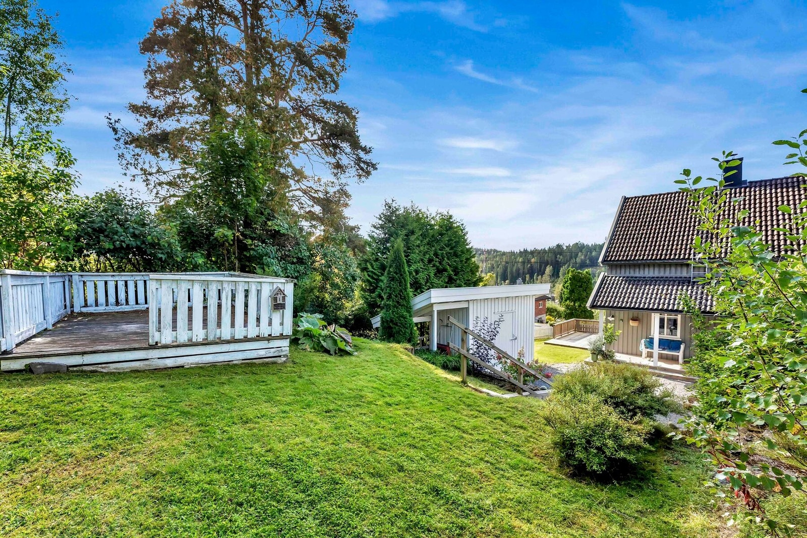 Hagen er bygd opp i flere nivåer og soner hvor man kan forme sin drømmehage Galleribilde