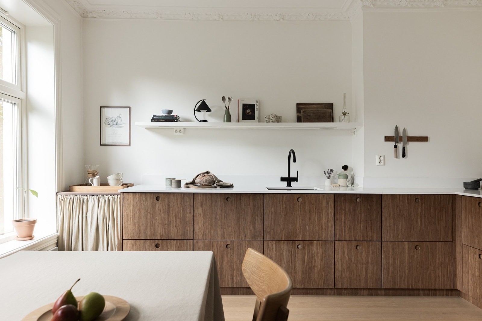 Det separate kjøkkenet er perfekt for deg som liker å kokkelere med flere! Galleribilde