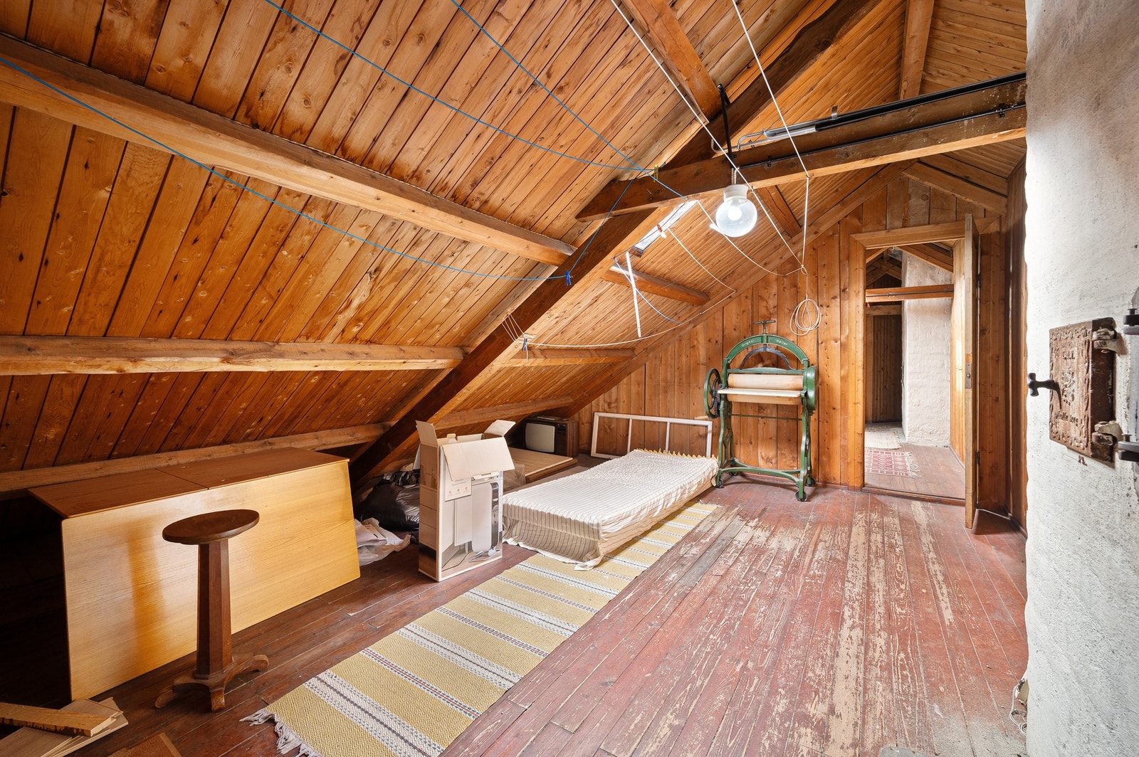 Loftetasjen er også innredet med boder. Galleribilde