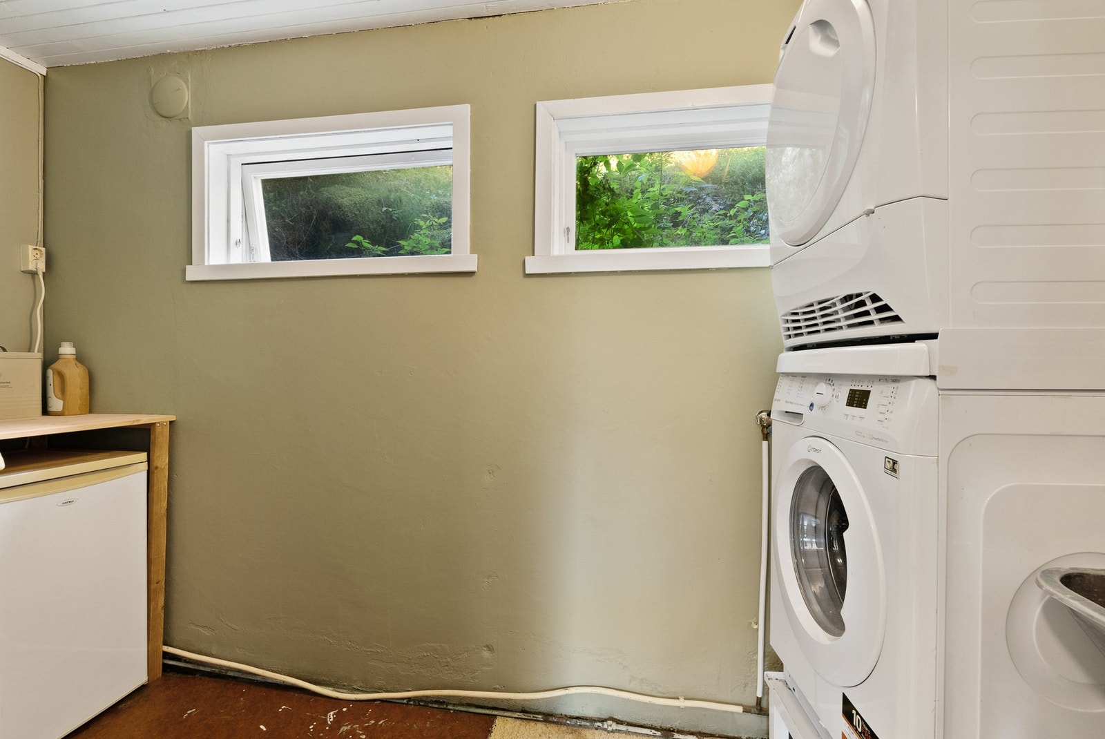 Vaskerom med utslagsvask og opplegg for vaskemaskin. Obs: Opprinnelig inntegnet som bod, ikke søkt bruksendring. Galleribilde