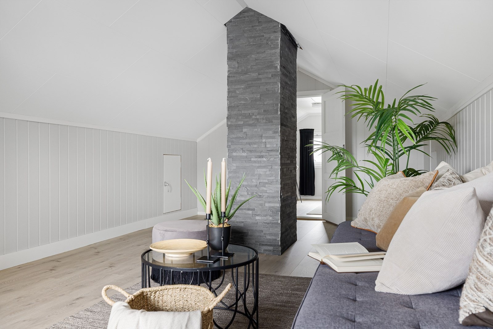 Det er plass til sofagruppe eller annet ønskelig. Galleribilde