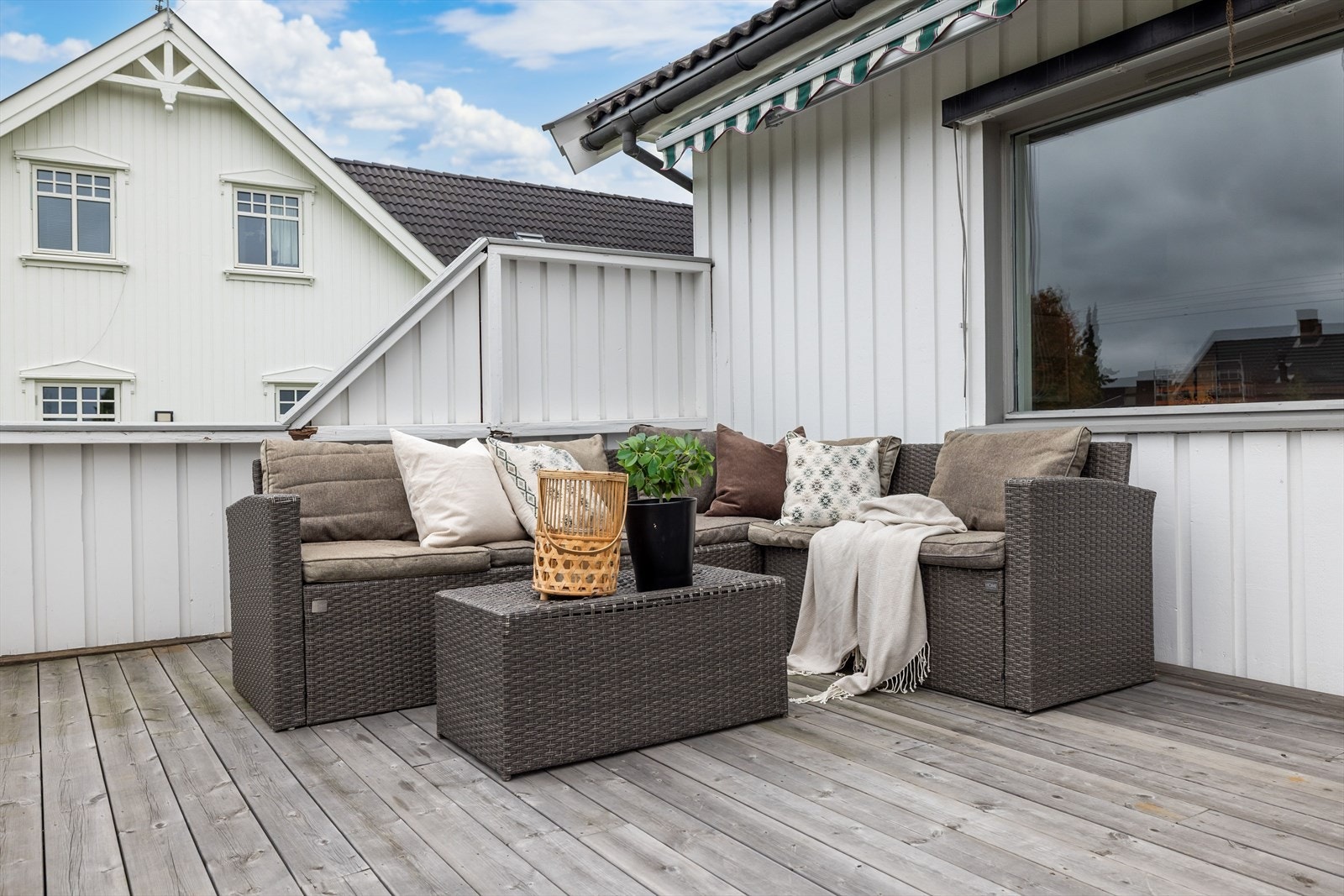 Terrassen er på ca, 23 m² og vendt mot sør. Galleribilde