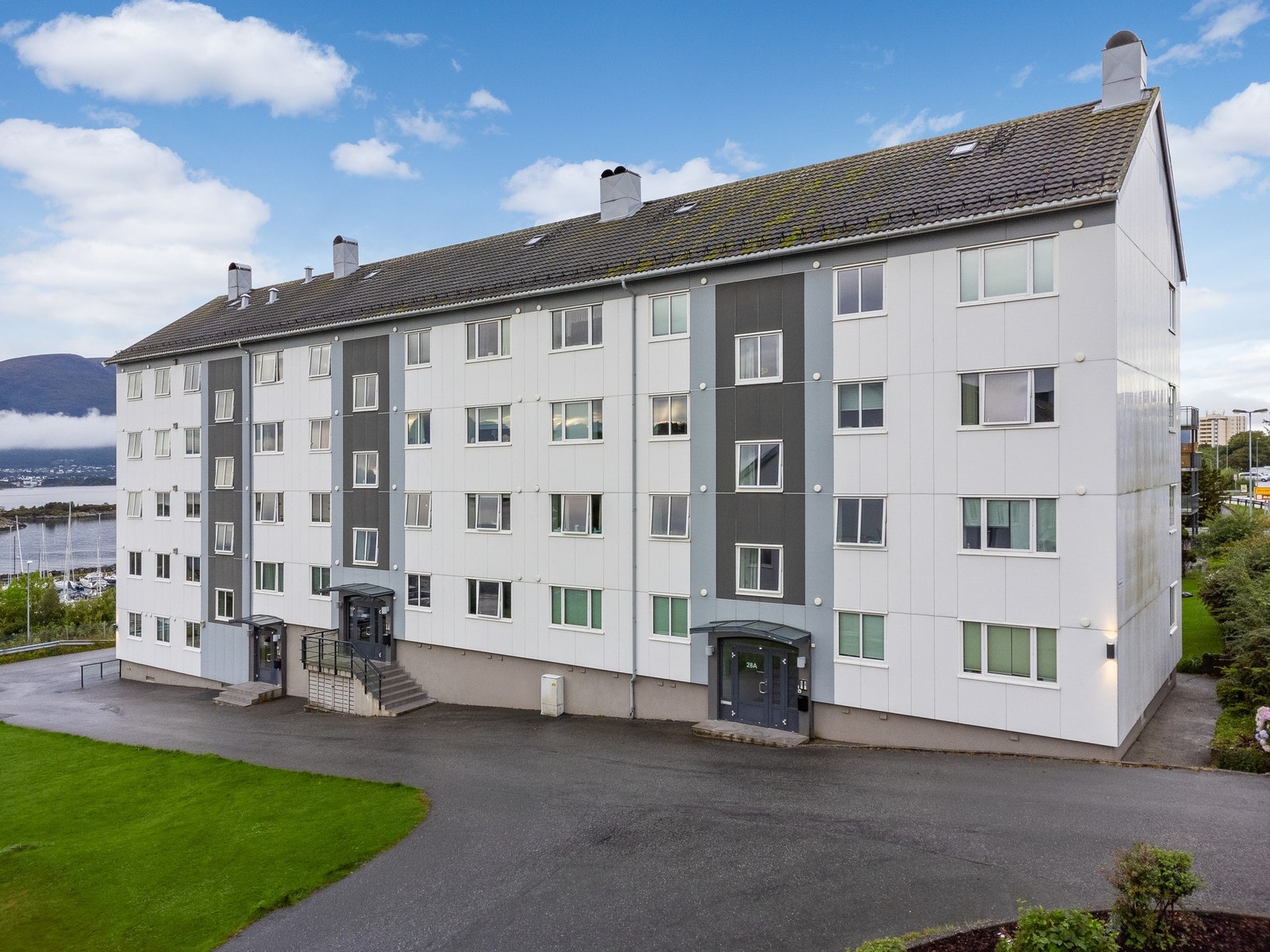 I 2010/2011 ble blokka oppgradert med blant annet ny fasadekledning, Decra taktekking og vinduer med 3-lags isolérglass. Galleribilde