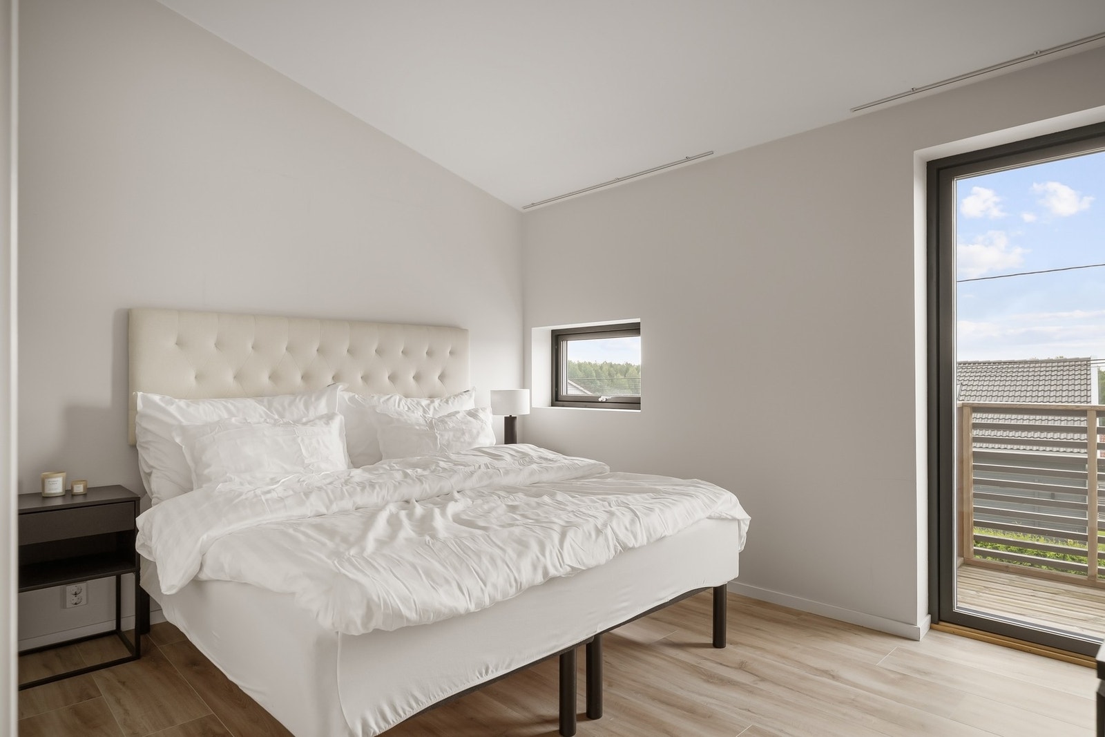 Hovedsoverom med utgang til egen balkong - morgenkaffen kan nytes her! Galleribilde