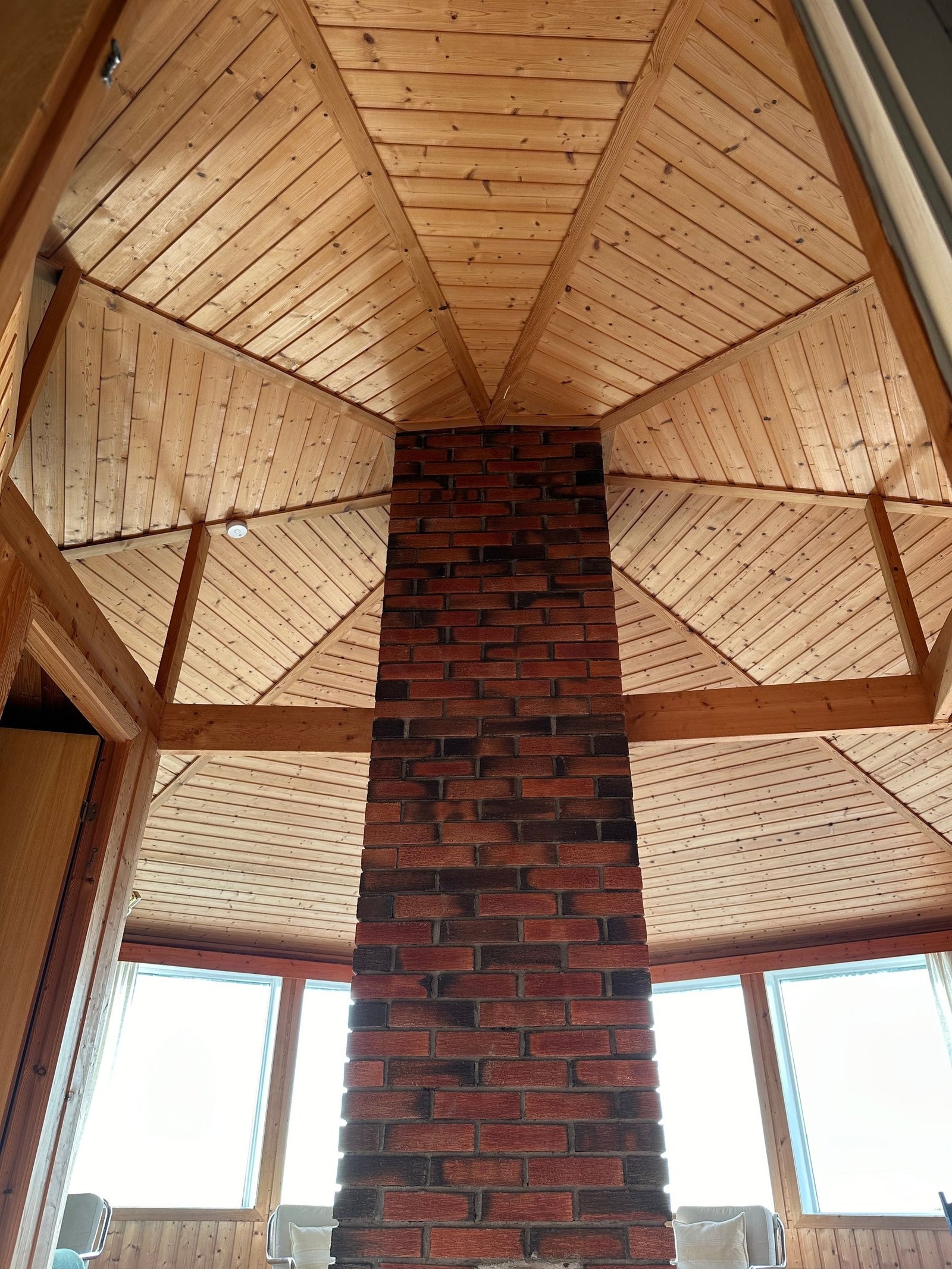 Nonagonalt (9-kantet) tak uten skjøter i panelet! Galleribilde