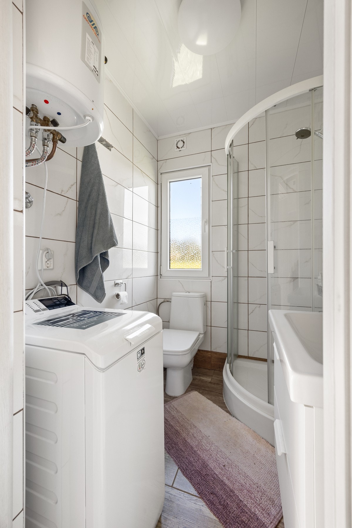 Anneks. Bad/vaskerom Galleribilde