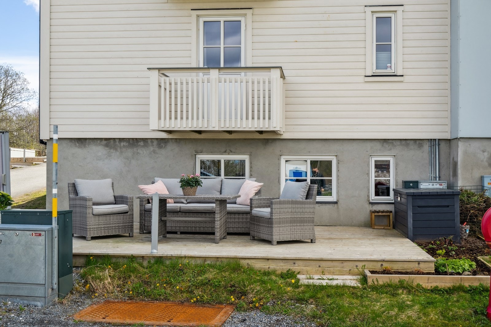 Det er også bygget en terrasse på nedsiden av balkongen Galleribilde