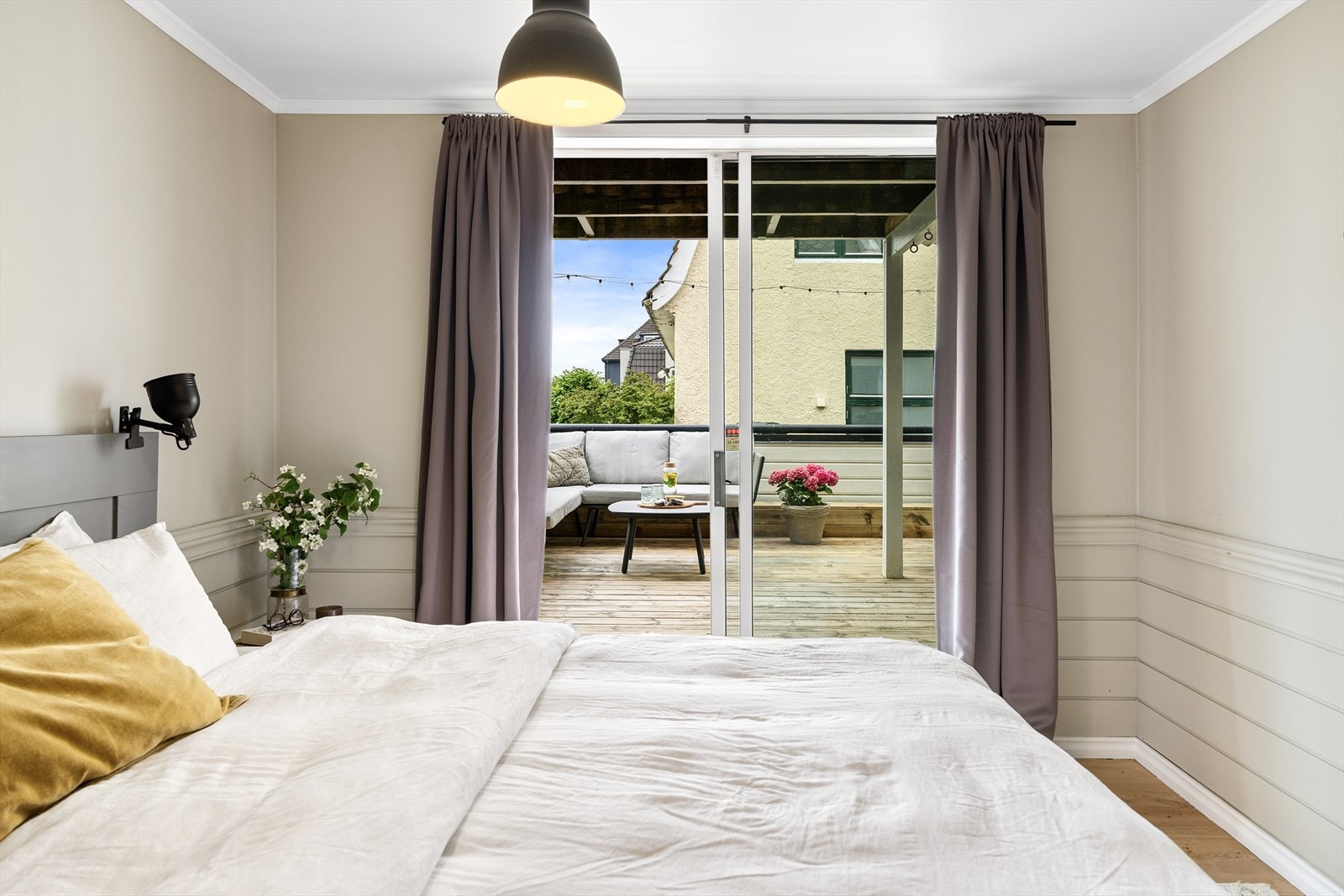 - Godt lysinnslipp fra dobbel skyvedør - Galleribilde