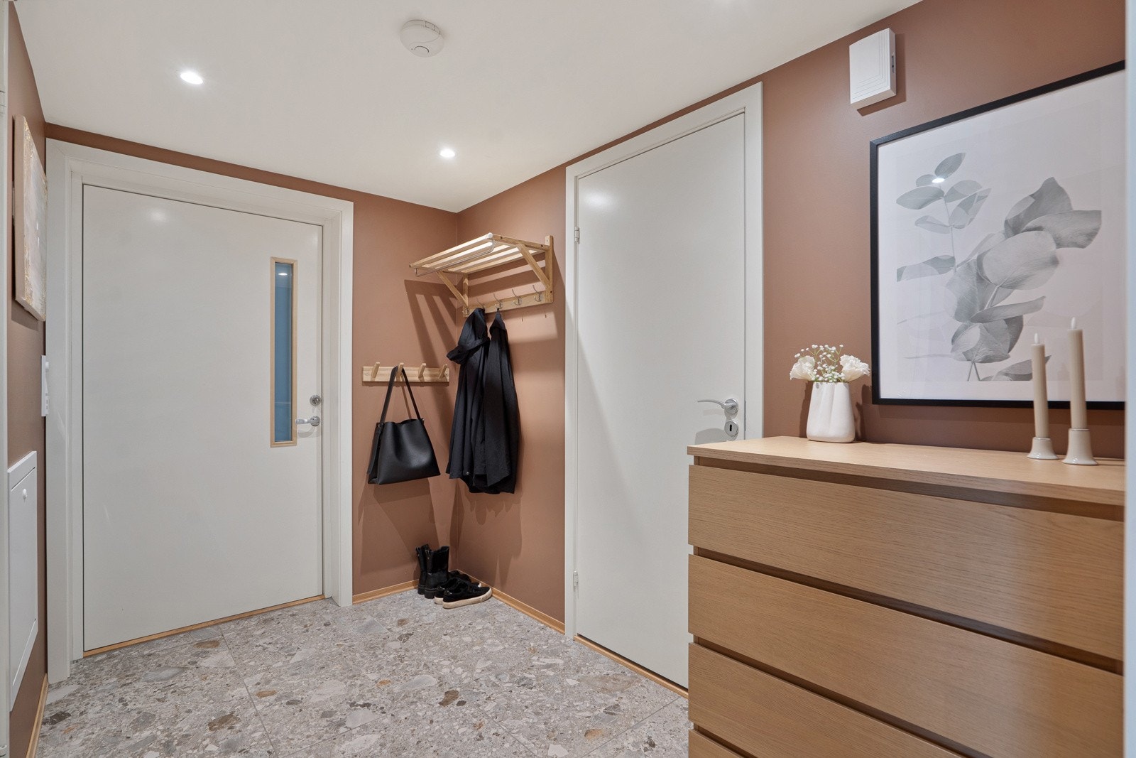 Fin entré/gang med stilige fliser og varme i gulvet Galleribilde