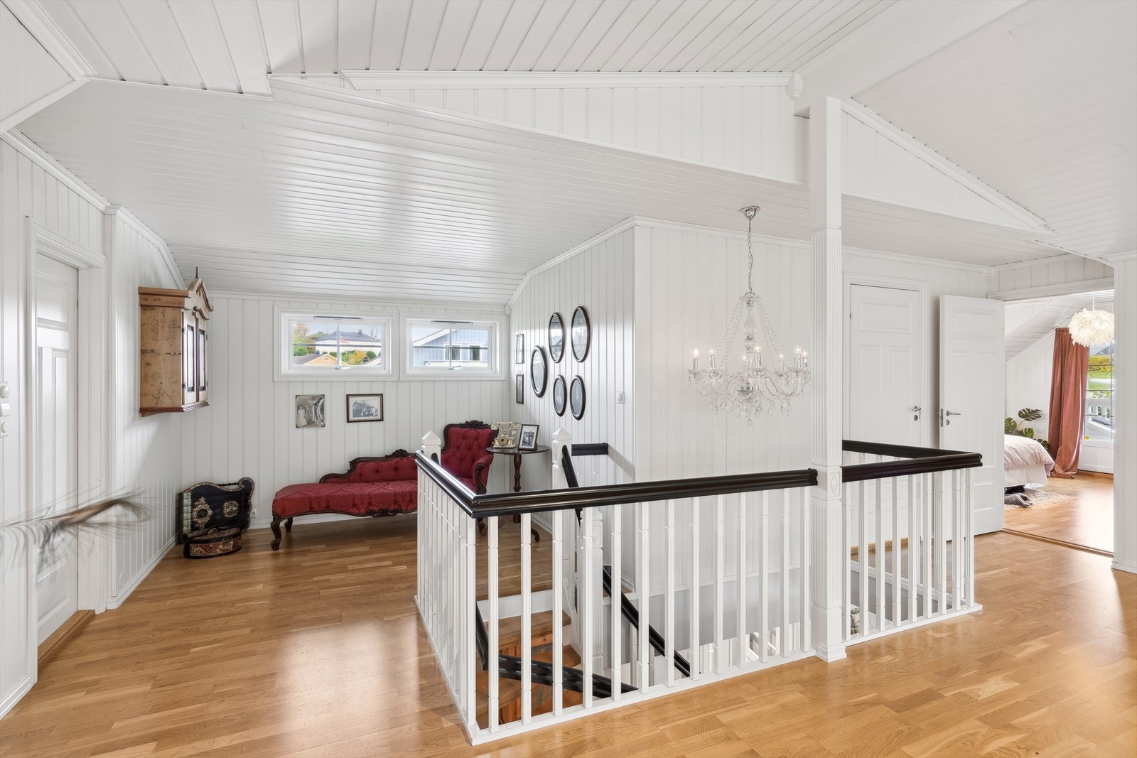 Vi tar turen videre opp til boligens 2. etasje. Galleribilde