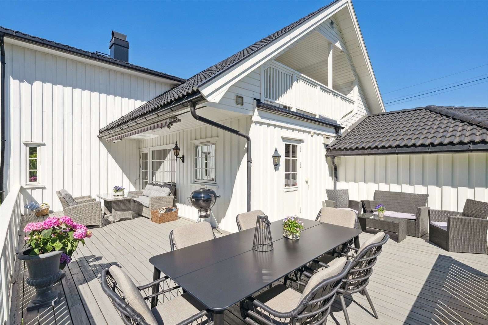 Her kan en innrede med stort utebord og ønsket møblement. Galleribilde