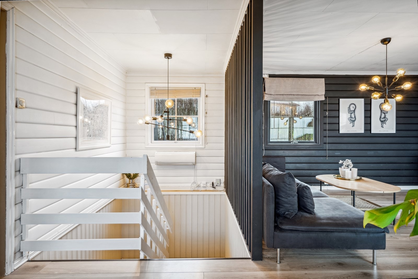 I trapperommet er en varmepumpe som gir varme til stuen og kjøkkenet. Galleribilde