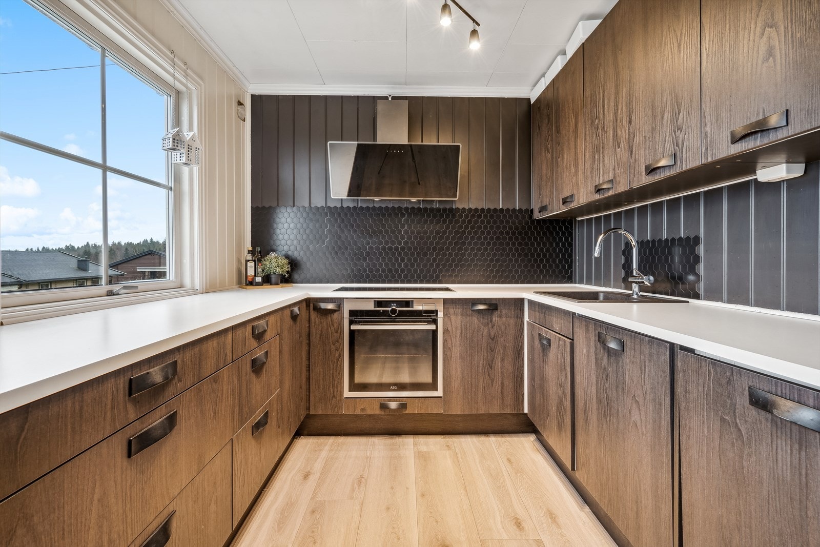 Moderne og stilig kjøkken fra 2018. Galleribilde