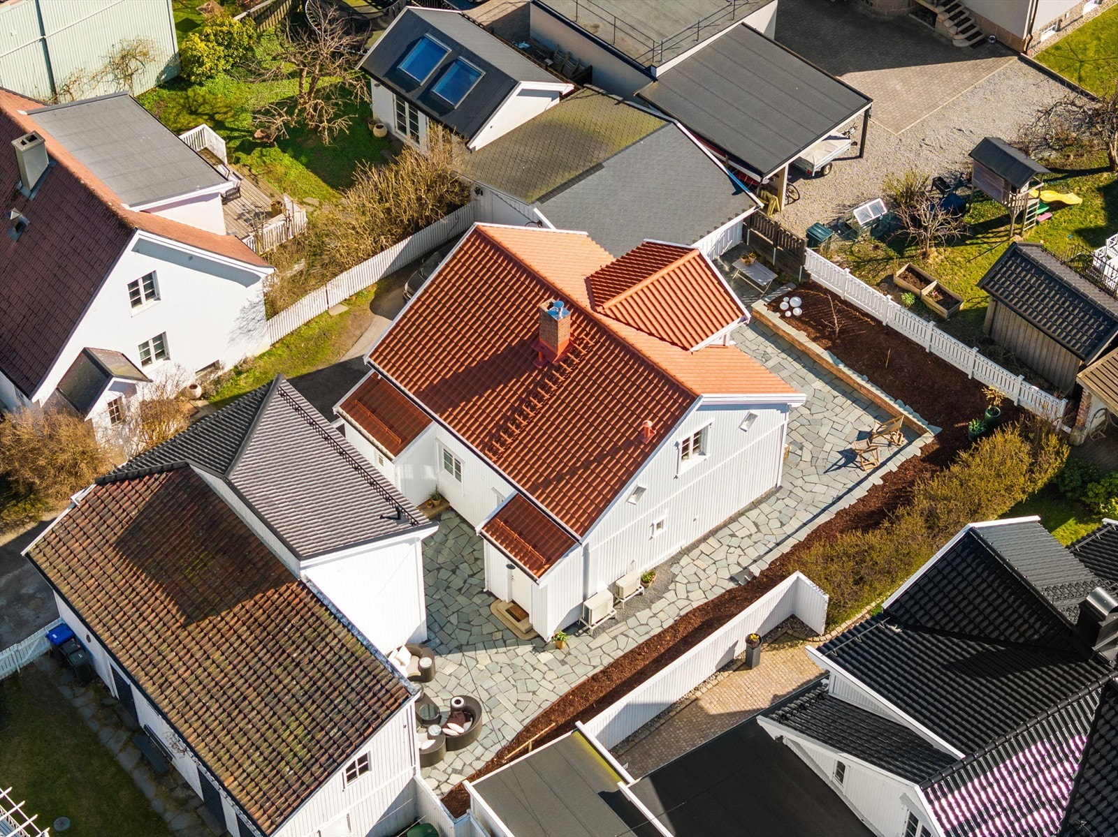 Skjermet av blant annet hekk og gjerder er utearealene lite eksponert for innsyn. Galleribilde