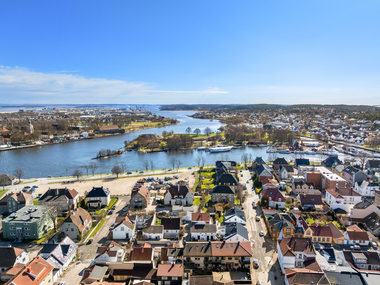 Nærliggende perler som Gamlebyen og Isegran er lett tilgjengelig med gratis ferge fra Cicignon. Galleribilde