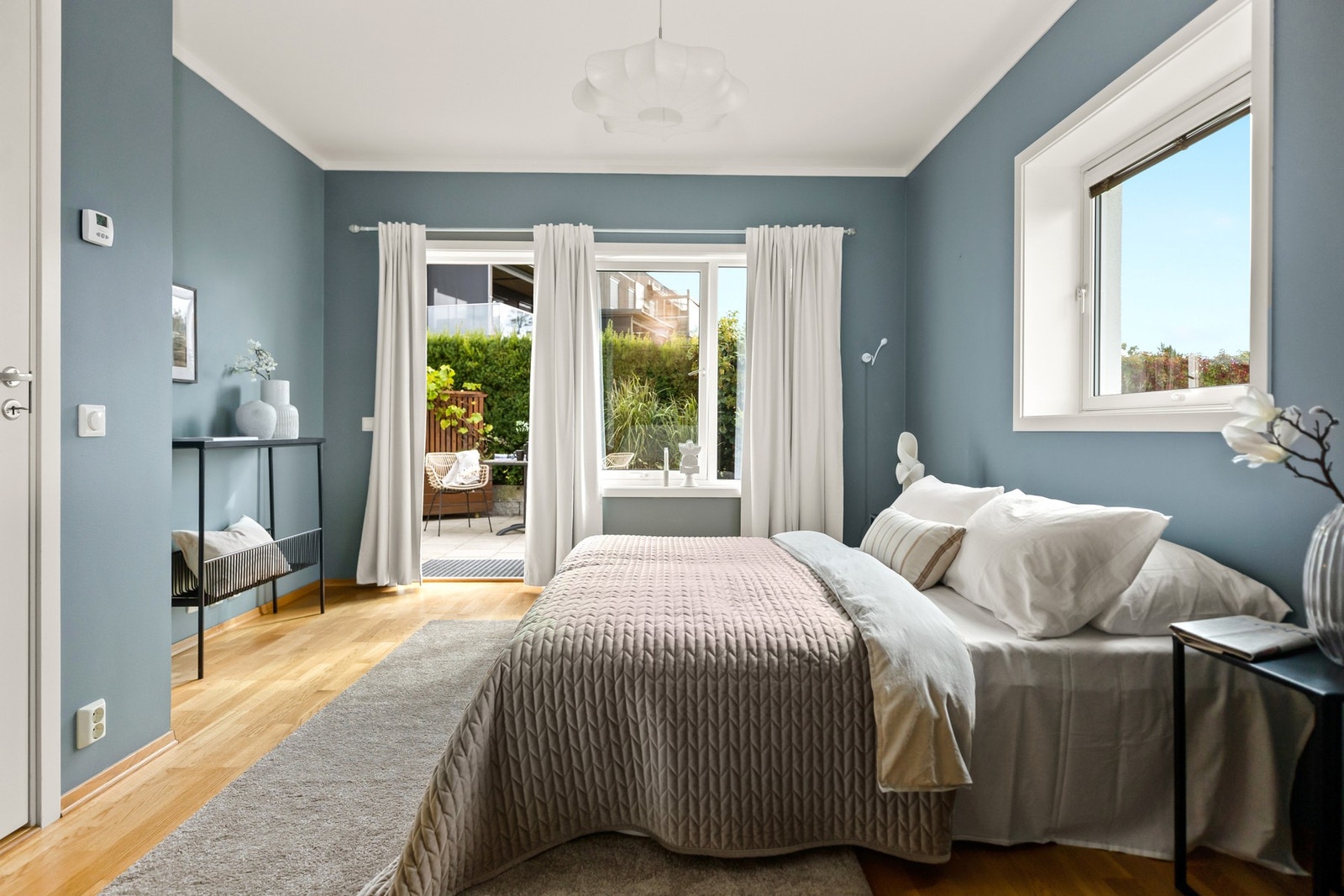 Soverom 2 har direkte utgang til østvendt balkong Galleribilde