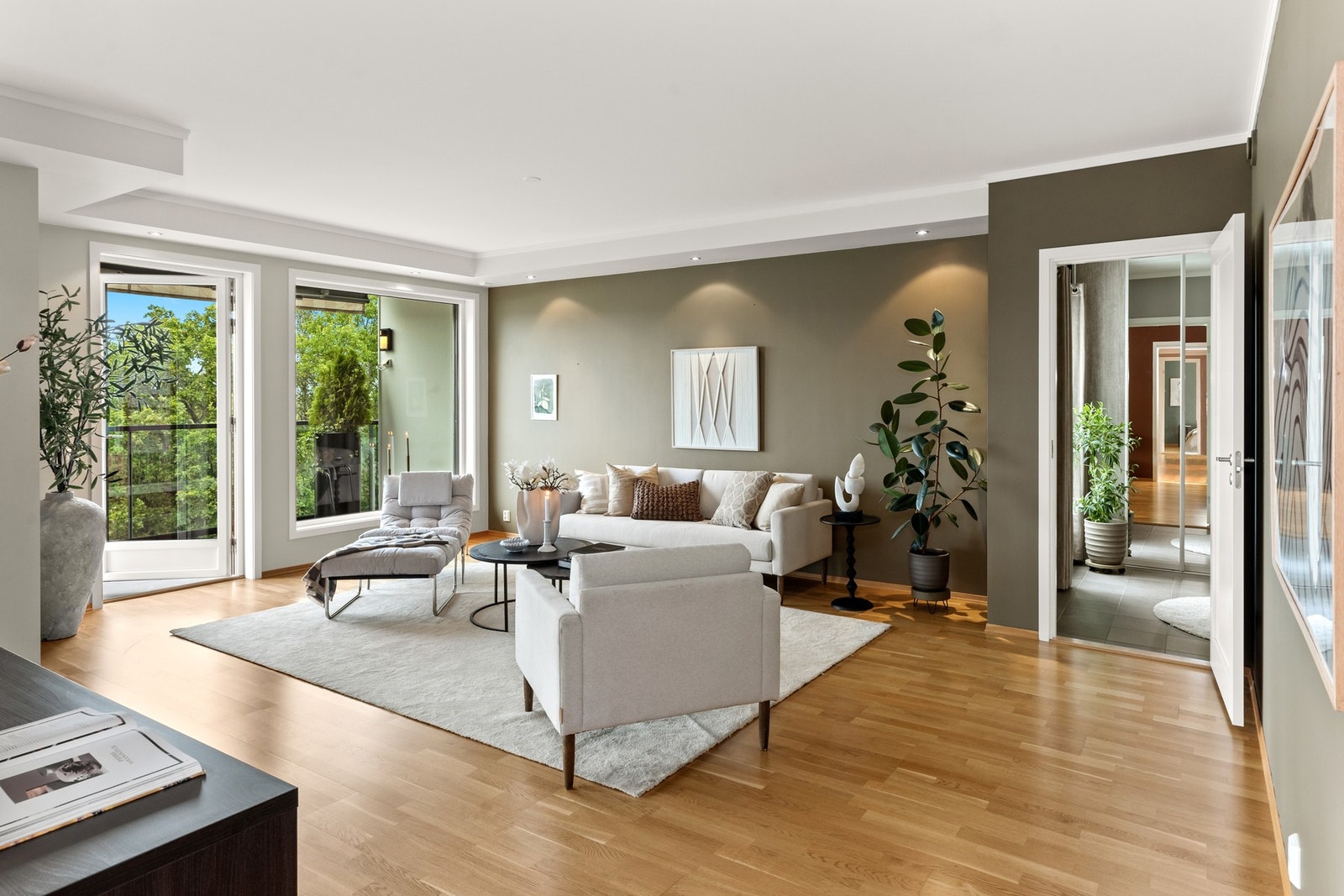 Balansert ventilasjon sikrer et sunt og komfortabelt inneklima og vannbåren gulvvarme i alle rom sørger for optimal komfort Galleribilde