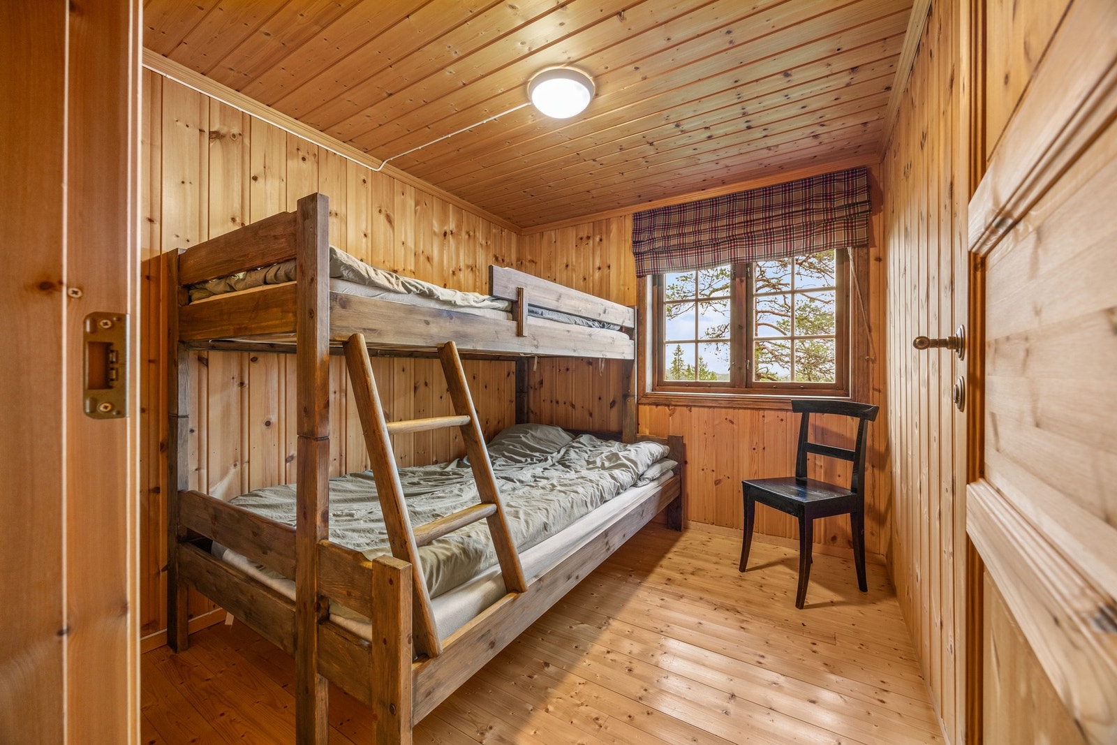 Soverom - ca. 6 kvm. Plass til seng og oppbevaring. Galleribilde