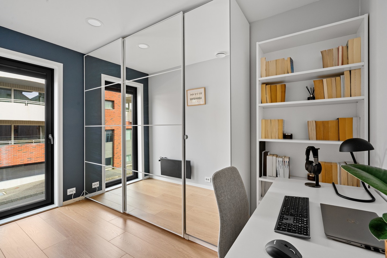 Soverom 2, egner seg ypperlig som gjesterom, garderobe eller kontor. Galleribilde