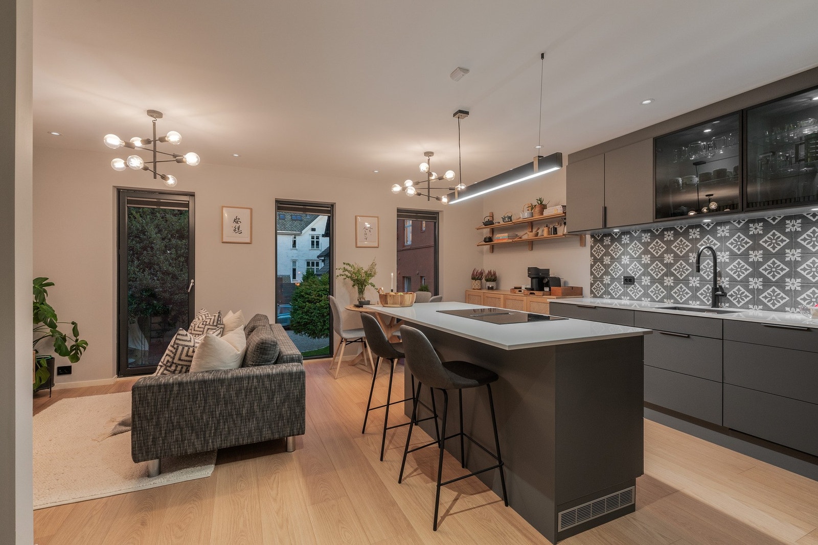 | Kveldsbilde | Galleribilde