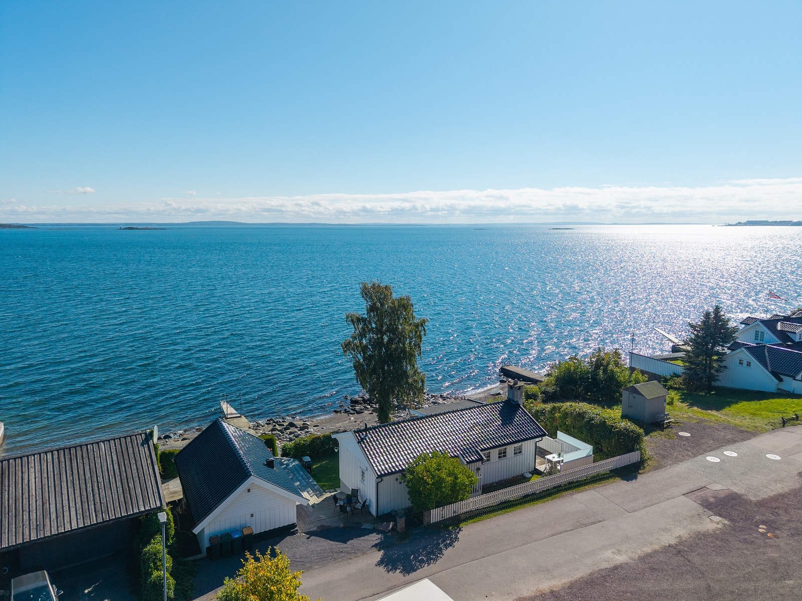 Plass til parkering for 2 biler på egen eiendom Galleribilde