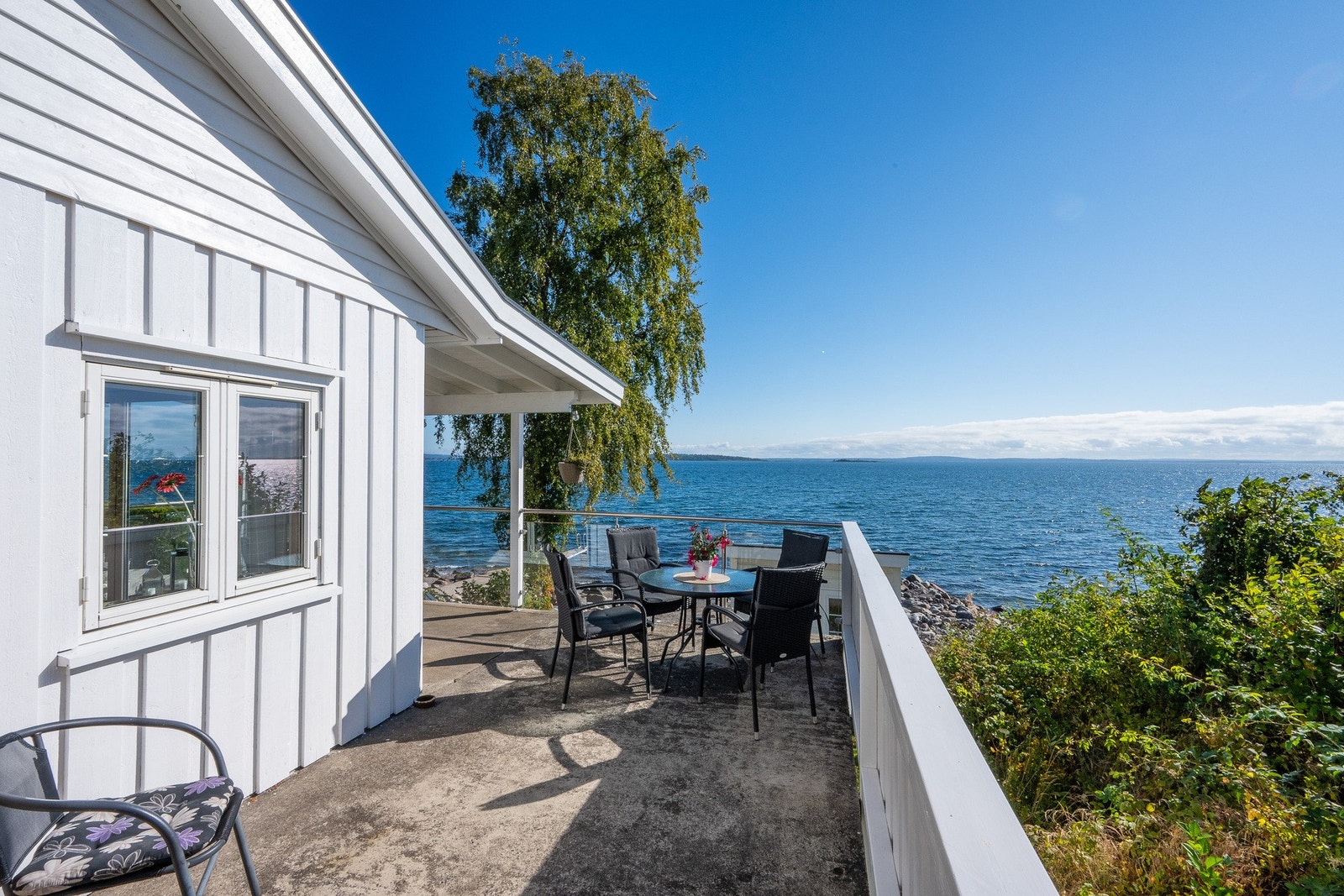 Uteplass utenfor hovedhytte Galleribilde