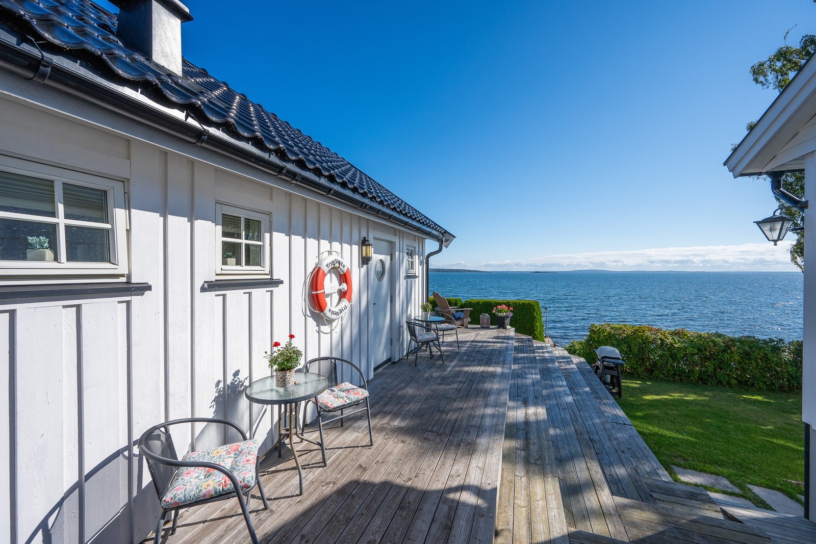 Denne er brukt flitting som tribune for foreldre under fotballkamper eller danseforestillinger Galleribilde