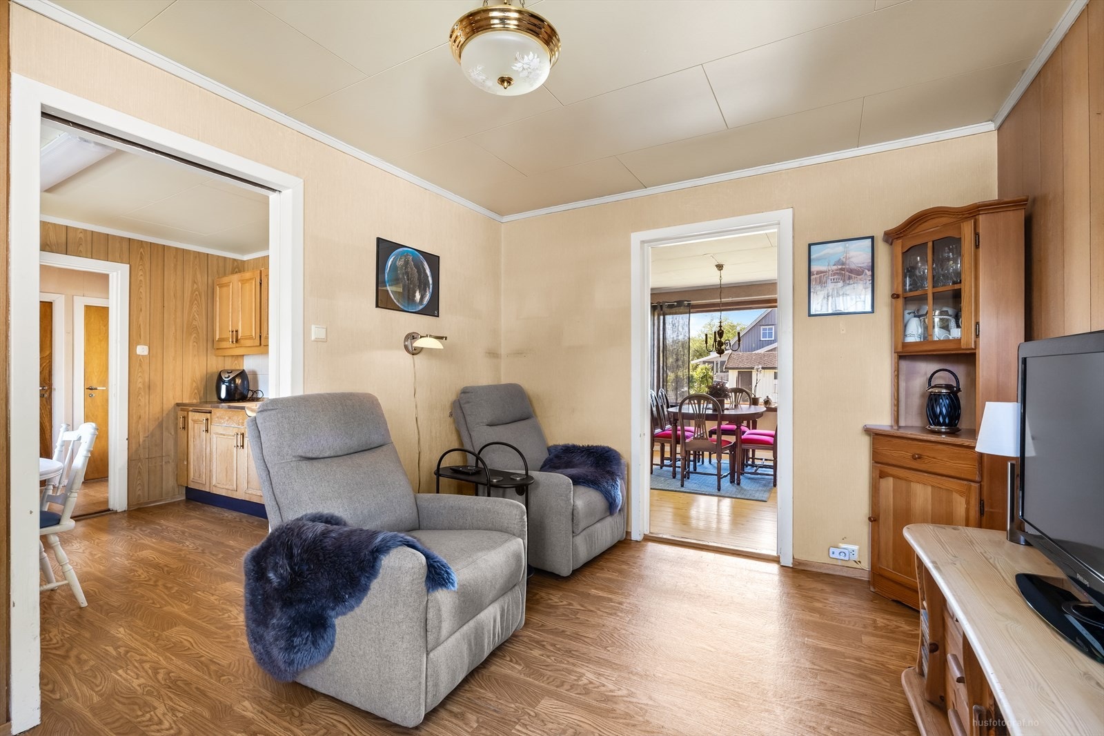 Boligen har 2 stuer som i dag benyttes som sekundærstue/TV-stue Galleribilde