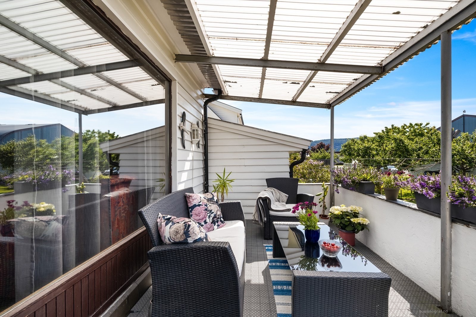 Det er videre adkomst til stor hage Galleribilde