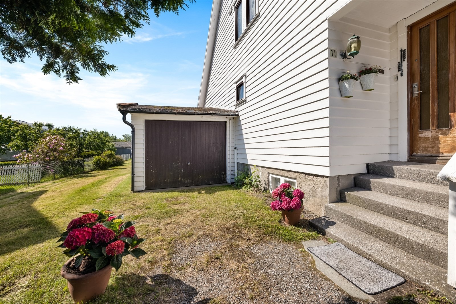 Garasje brukt til lagring Galleribilde