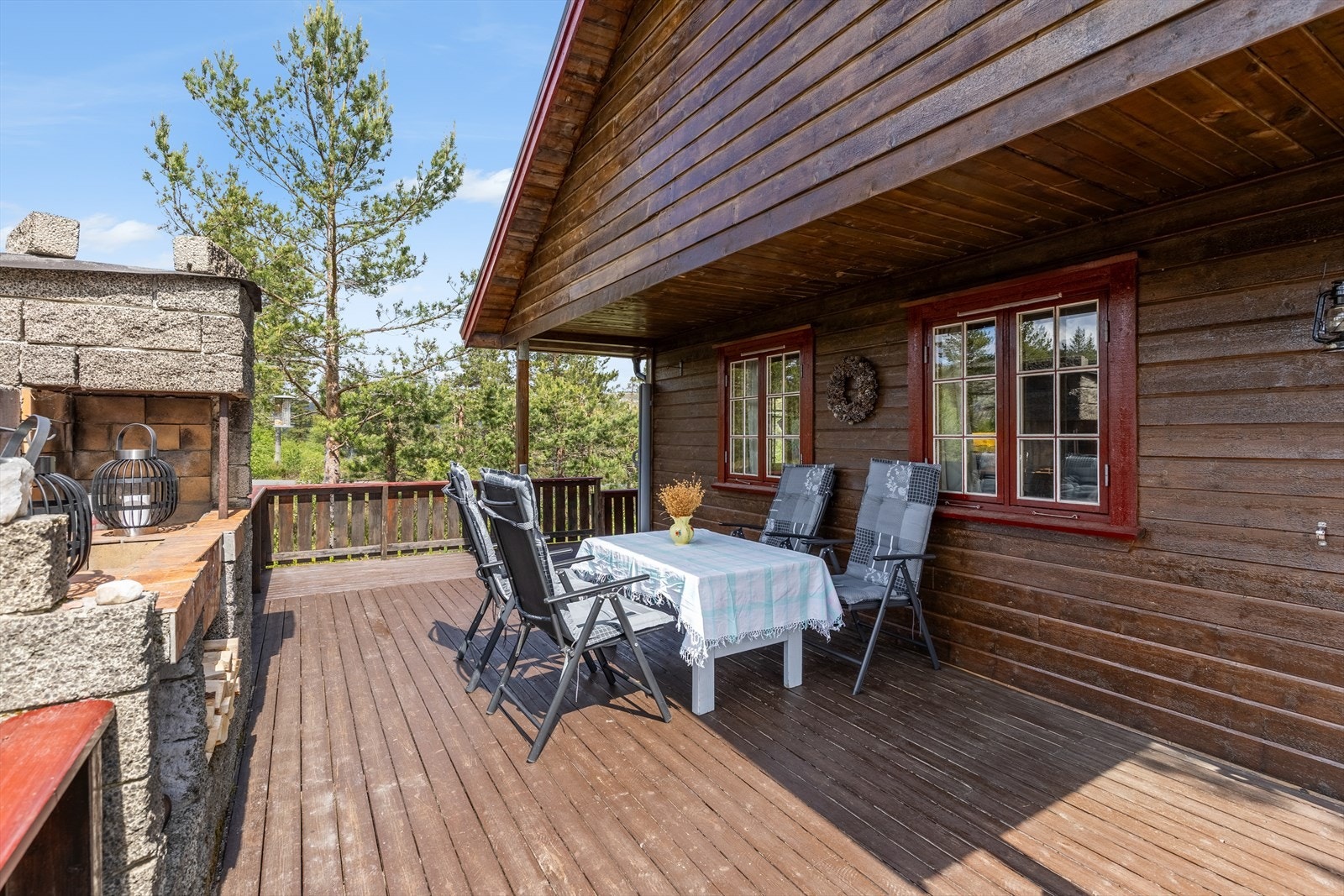 Fin og trivelig sittegruppe under tak Galleribilde