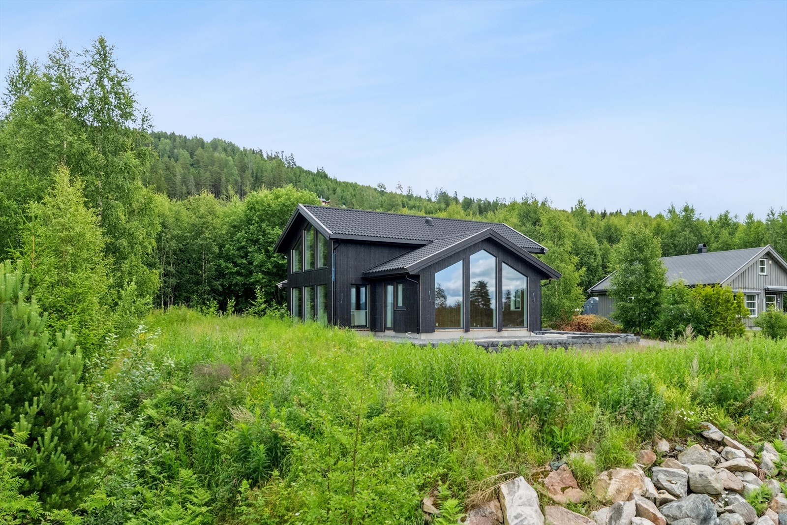 Velkommen til Karihagavika 15- Nyere hytte på populært hyttefelt ved Storsjøen. Galleribilde