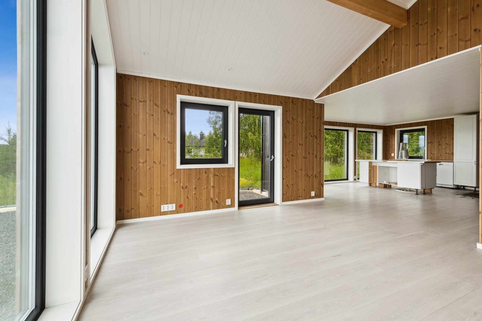 Stort og fint rom som kan innredes etter eget ønske. Galleribilde