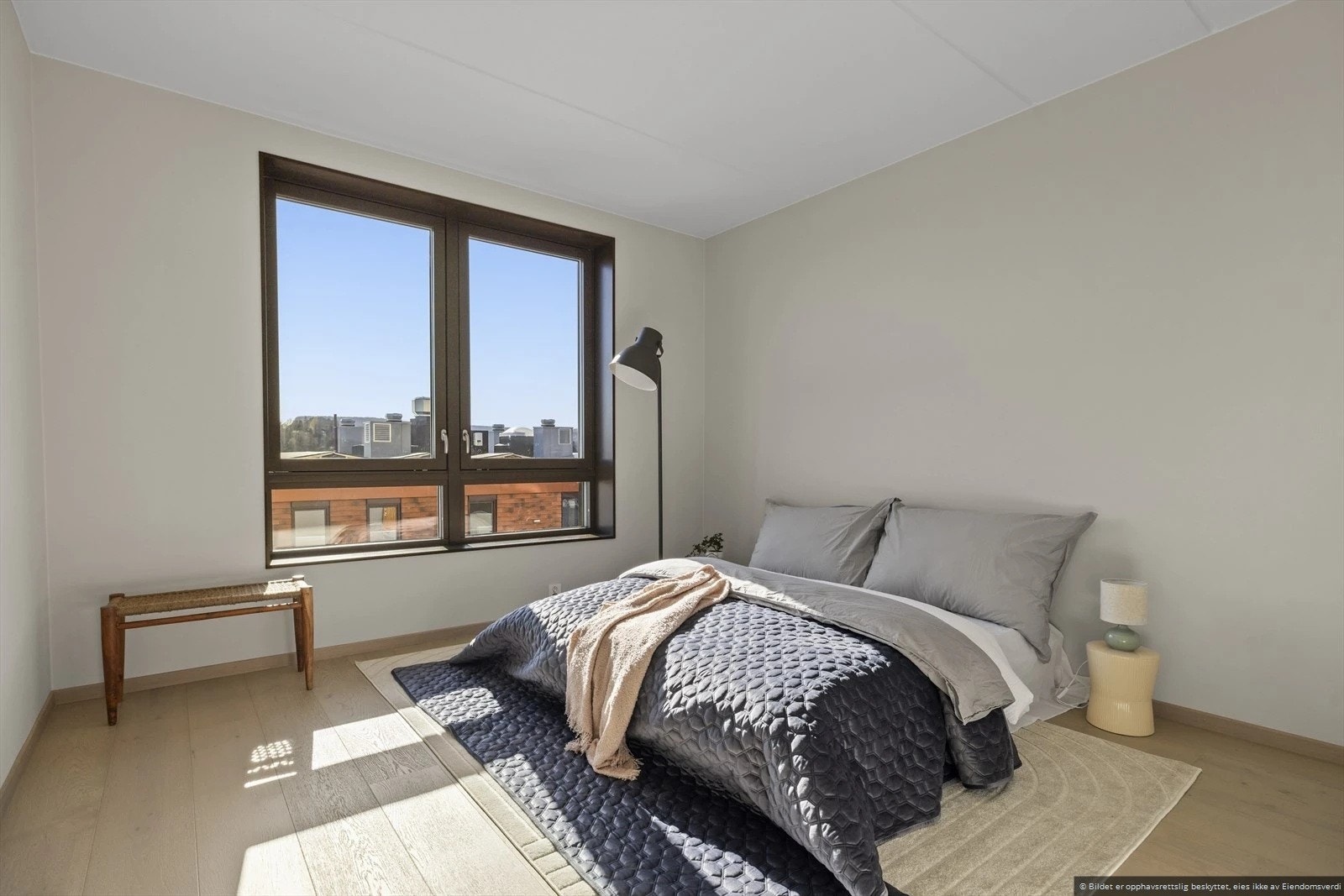 Romslig soverom som er ment som hovedsoverom. Galleribilde