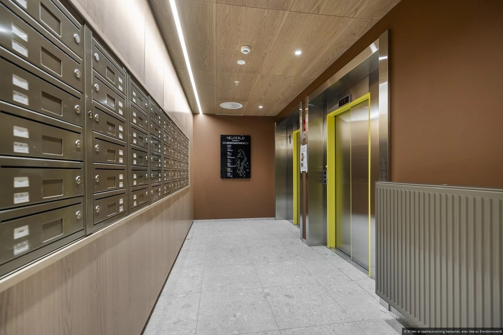 Oppgang i 1 etg. med postkasser for beboerne. Galleribilde