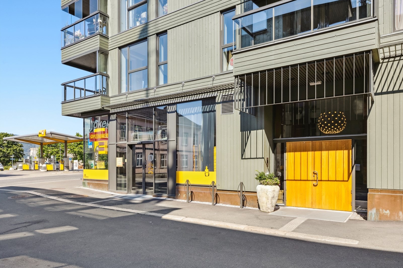 Inngangsparti. Galleribilde